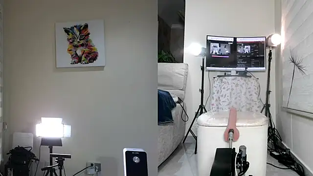 Snapshot of Alondra_fetish chatting on 09/19/25, 04:36 Alondra fetish online show from 09/19/25, 04:36