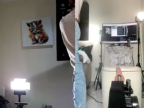 Snapshot of Alondra_fetish chatting on 10/22/25, 03:29 Alondra fetish online show from 10/22/25, 03:29