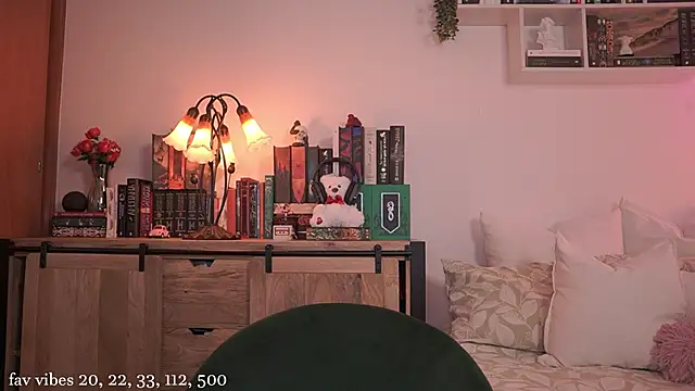 Snapshot of EmilyxRose_- chatting on 03/29/26, 05:57 EmilyxRose - online show from 03/29/26, 05:57