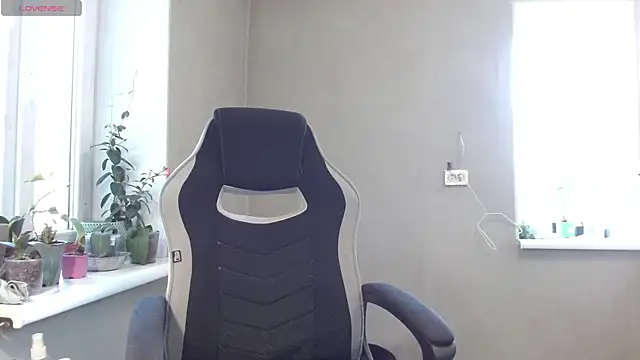 Snapshot of RosaJil chatting on 06/27/26, 02:23 RosaJil online show from 06/27/26, 02:23