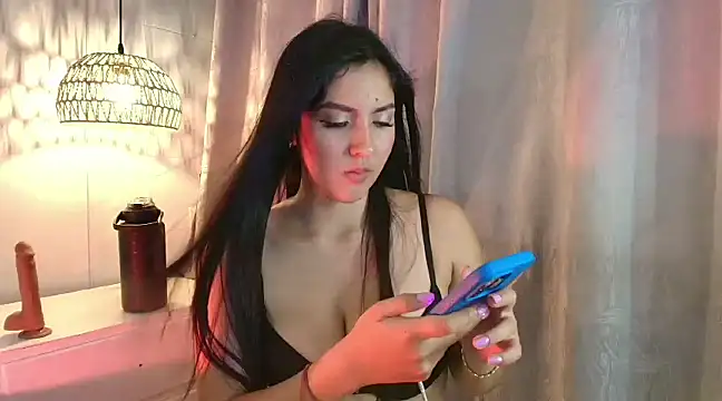 MarianaBenz online show from 02/07/25, 02:29