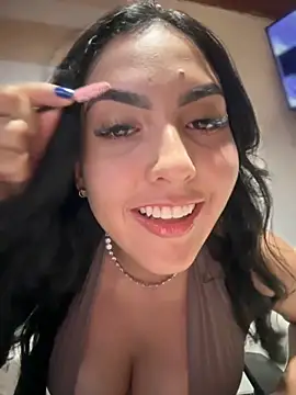 MarianaBenz online show from 10/31/25, 11:17