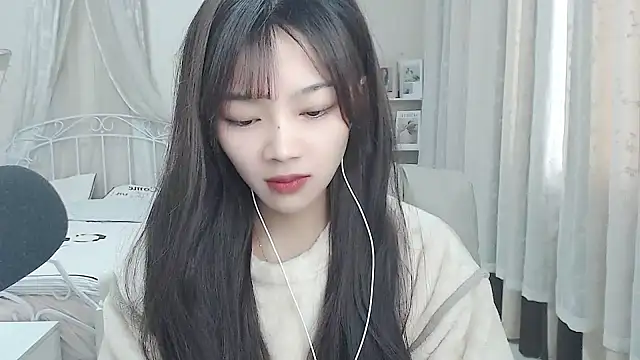 Snapshot of Jenny-Z chatting on 12/16/25, 02:27 Jenny-Z online show from 12/16/25, 02:27