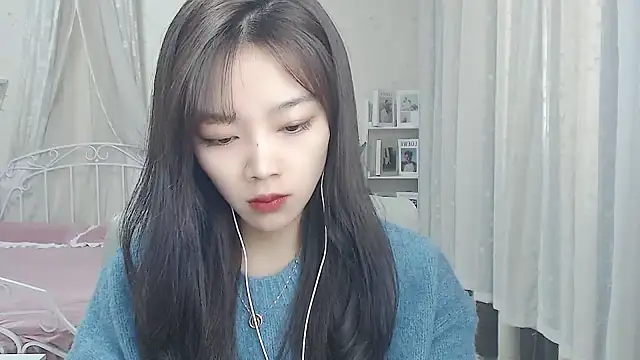 Snapshot of Jenny-Z chatting on 02/09/26, 02:04 Jenny-Z online show from 02/09/26, 02:04