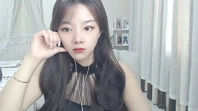 Snapshot of Jenny-Z chatting on 04/04/26, 01:37 Jenny-Z online show from 04/04/26, 01:37