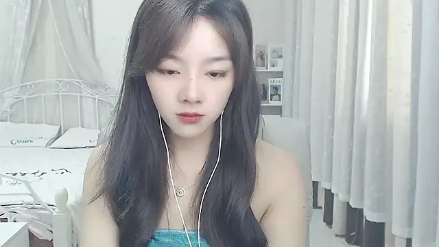 Snapshot of Jenny-Z chatting on 04/20/26, 02:14 Jenny-Z online show from 04/20/26, 02:14