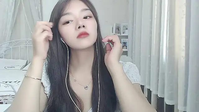 Snapshot of Jenny-Z chatting on 04/28/26, 01:59 Jenny-Z online show from 04/28/26, 01:59