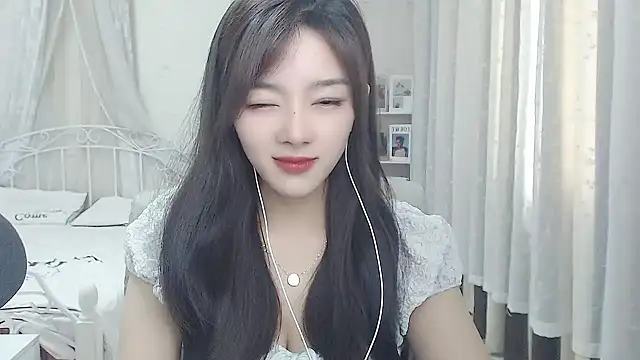 Snapshot of Jenny-Z chatting on 04/28/26, 02:27 Jenny-Z online show from 04/28/26, 02:27