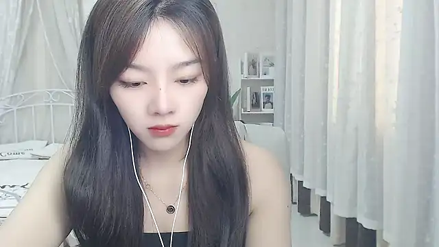 Snapshot of Jenny-Z chatting on 05/11/26, 01:44 Jenny-Z online show from 05/11/26, 01:44