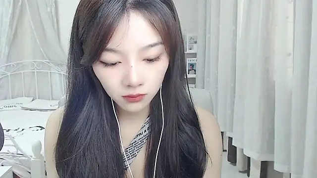 Snapshot of Jenny-Z chatting on 05/17/26, 01:47 Jenny-Z online show from 05/17/26, 01:47