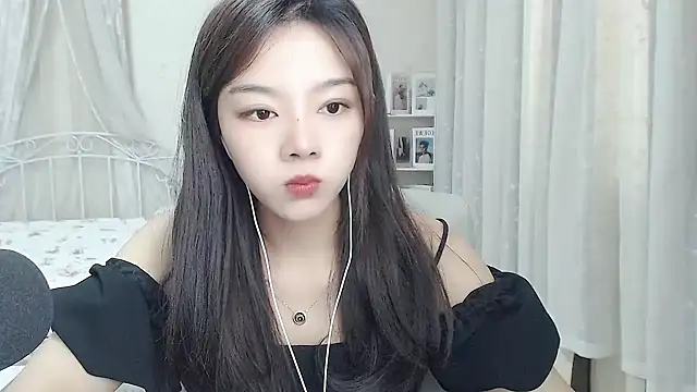 Snapshot of Jenny-Z chatting on 05/18/26, 04:07 Jenny-Z online show from 05/18/26, 04:07