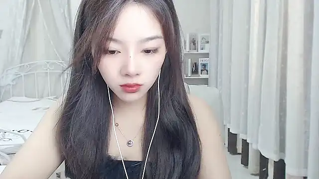 Snapshot of Jenny-Z chatting on 06/25/26, 01:49 Jenny-Z online show from 06/25/26, 01:49