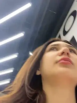 QuitieLia online show from 12/15/24, 08:30