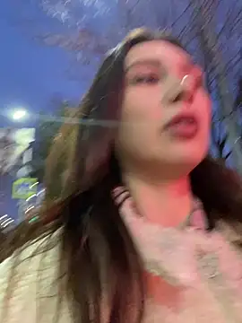 QuitieLia online show from 12/19/24, 02:13