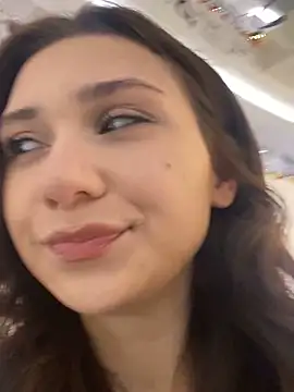 QuitieLia online show from 01/12/25, 03:25