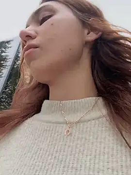 QuitieLia online show from 10/09/25, 09:29