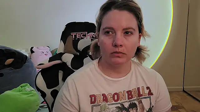 Snapshot of InternetFairy_XO chatting on 12/14/24, 07:57 InternetFairy XO online show from 12/14/24, 07:57