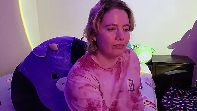 Snapshot of InternetFairy_XO chatting on 01/01/25, 08:35 InternetFairy XO online show from 01/01/25, 08:35