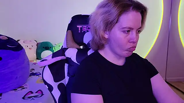 Snapshot of InternetFairy_XO chatting on 01/20/25, 10:07 InternetFairy XO online show from 01/20/25, 10:07