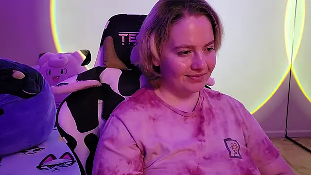 Snapshot of InternetFairy_XO chatting on 02/11/25, 08:26 InternetFairy XO online show from 02/11/25, 08:26