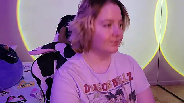 Snapshot of InternetFairy_XO chatting on 02/21/25, 08:51 InternetFairy XO online show from 02/21/25, 08:51