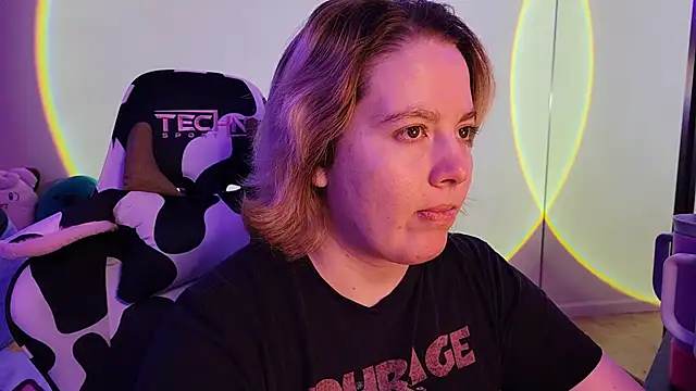 Snapshot of InternetFairy_XO chatting on 02/23/25, 11:22 InternetFairy XO online show from 02/23/25, 11:22