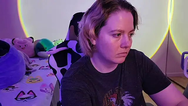 Snapshot of InternetFairy_XO chatting on 02/28/25, 07:58 InternetFairy XO online show from 02/28/25, 07:58