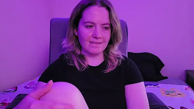 Snapshot of InternetFairy_XO chatting on 11/02/25, 04:48 InternetFairy XO online show from 11/02/25, 04:48