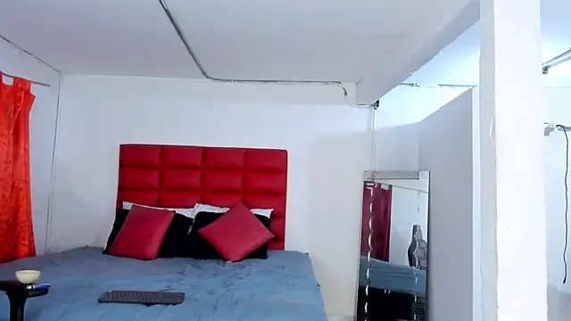 Snapshot of LyonGallego_ chatting on 11/14/25, 10:14 LyonGallego online show from 11/14/25, 10:14