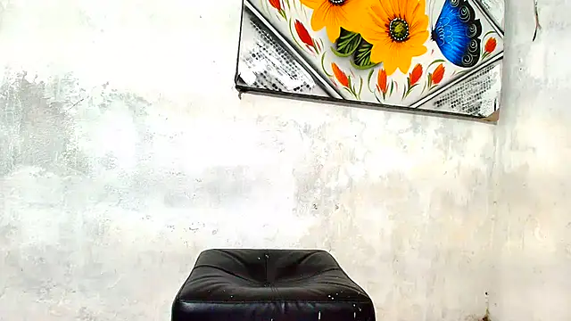 Snapshot of luciana_daza chatting on 01/08/25, 01:00 luciana daza online show from 01/08/25, 01:00