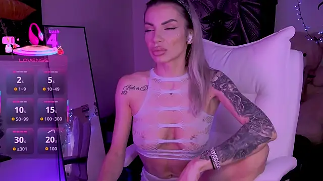 Snapshot of LusciousAlice chatting on 04/04/26, 09:34 LusciousAlice online show from 04/04/26, 09:34