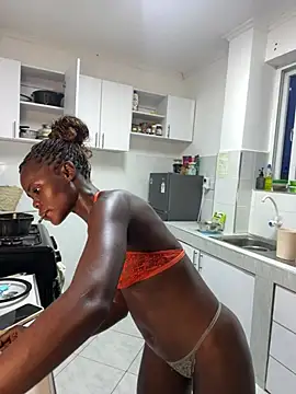 Snapshot of petiteebony_81 chatting on 03/24/26, 04:56 petiteebony 81 online show from 03/24/26, 04:56