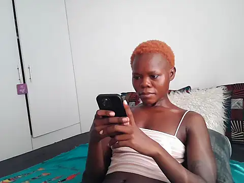 Snapshot of petiteebony_81 chatting on 05/19/26, 06:42 petiteebony 81 online show from 05/19/26, 06:42