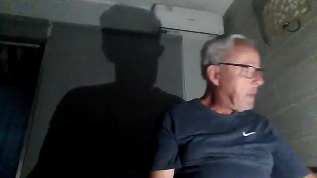 tuggy59 online show from 11/26/25, 06:25