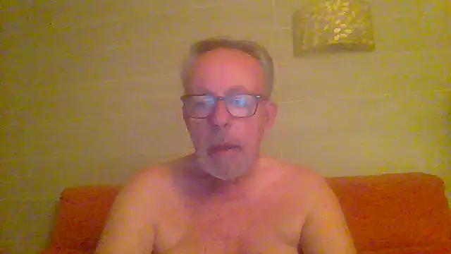 tuggy59 online show from 04/28/26, 04:17