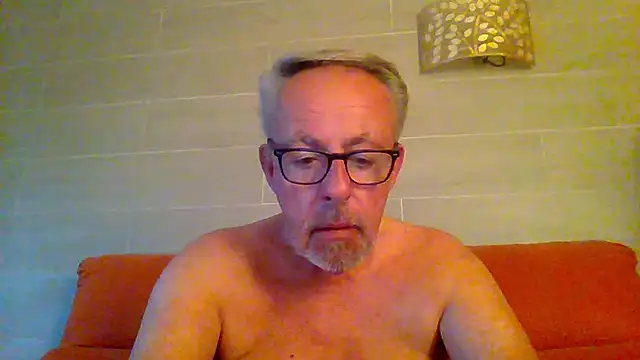 tuggy59 online show from 05/26/26, 05:03