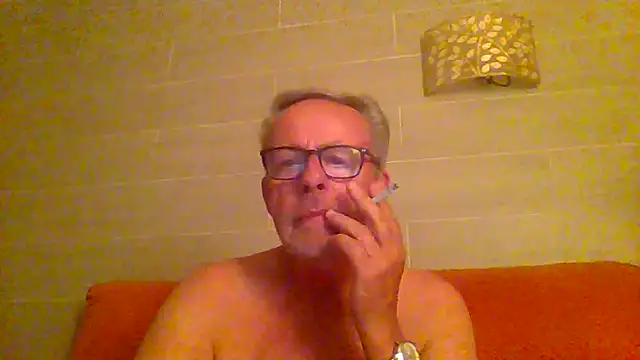Snapshot of tuggy59 chatting on 06/03/26, 08:25 tuggy59 online show from 06/03/26, 08:25