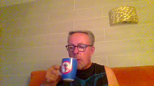 Snapshot of tuggy59 chatting on 06/17/26, 04:48 tuggy59 online show from 06/17/26, 04:48