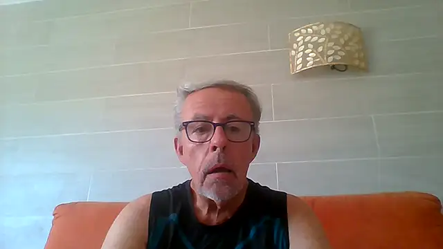Snapshot of tuggy59 chatting on 06/29/26, 10:15 tuggy59 online show from 06/29/26, 10:15