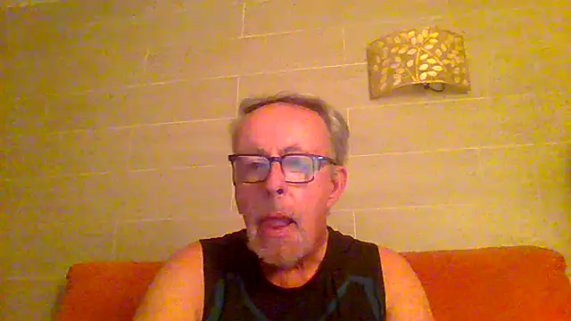 Snapshot of tuggy59 chatting on 06/30/26, 03:18 tuggy59 online show from 06/30/26, 03:18
