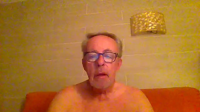 Snapshot of tuggy59 chatting on 07/01/26, 03:19 tuggy59 online show from 07/01/26, 03:19
