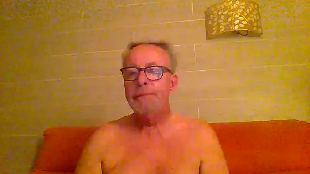 Snapshot of tuggy59 chatting on 07/07/26, 03:53 tuggy59 online show from 07/07/26, 03:53