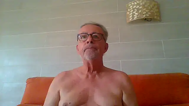 Snapshot of tuggy59 chatting on 07/07/26, 06:47 tuggy59 online show from 07/07/26, 06:47
