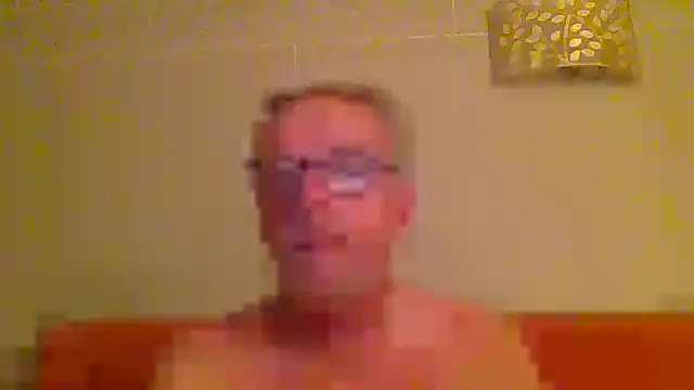 Snapshot of tuggy59 chatting on 07/15/26, 04:51 tuggy59 online show from 07/15/26, 04:51