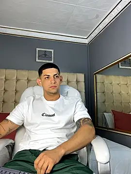 Snapshot of Alex_cute77 chatting on 09/26/25, 11:03 Alex cute77 online show from 09/26/25, 11:03