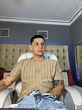 Snapshot of Alex_cute77 chatting on 09/27/25, 11:37 Alex cute77 online show from 09/27/25, 11:37