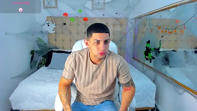 Snapshot of Alex_cute77 chatting on 10/09/25, 11:41 Alex cute77 online show from 10/09/25, 11:41