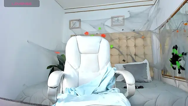 Snapshot of Alex_cute77 chatting on 11/03/25, 11:00 Alex cute77 online show from 11/03/25, 11:00