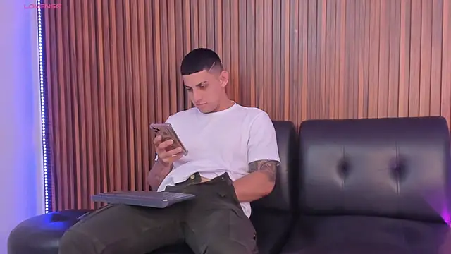 Snapshot of Alex_cute77 chatting on 01/19/26, 12:31 Alex cute77 online show from 01/19/26, 12:31