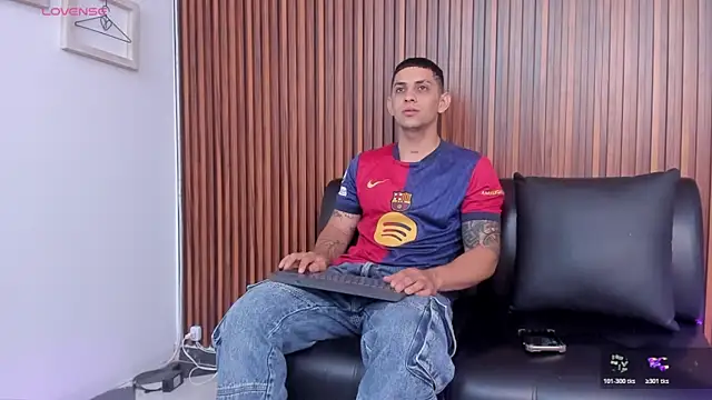 Snapshot of Alex_cute77 chatting on 02/01/26, 12:37 Alex cute77 online show from 02/01/26, 12:37